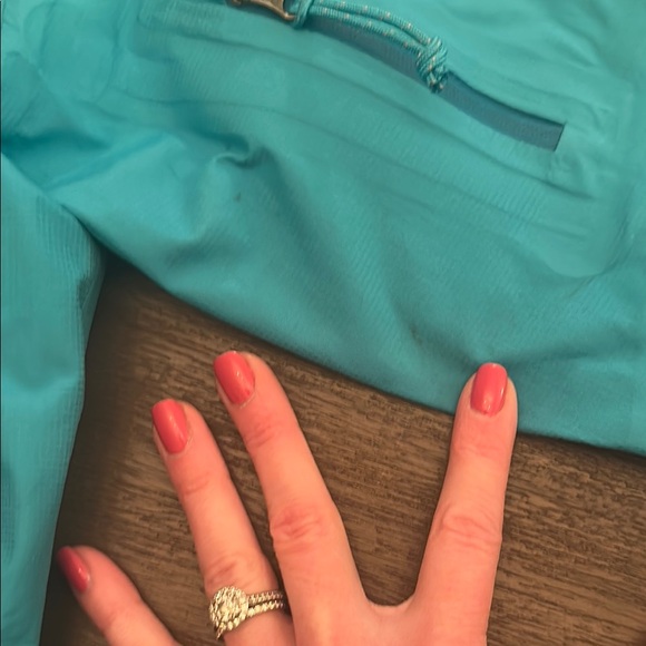 L.L. Bean Turquoise Hooded Jacket - Picture 4 of 6